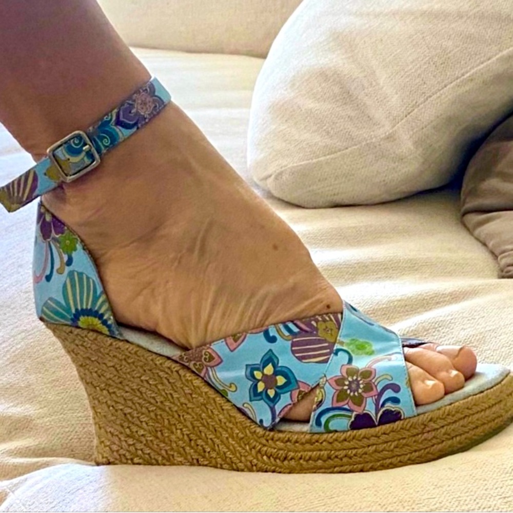 Women’s wedge sandles